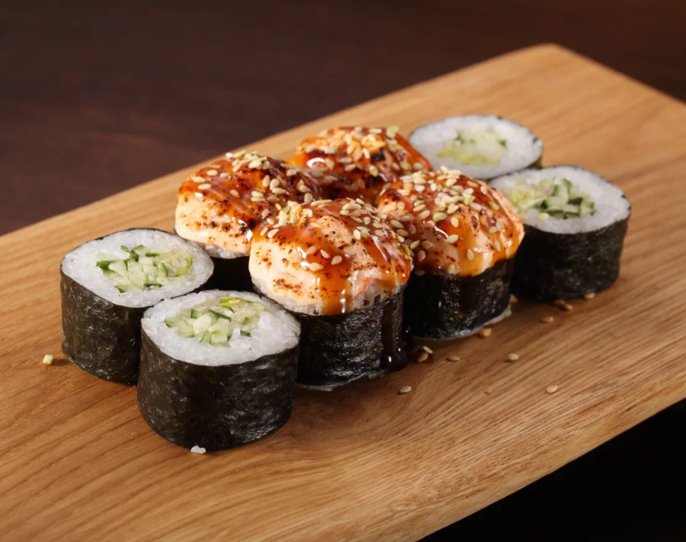 Запеченный ролл с лососем