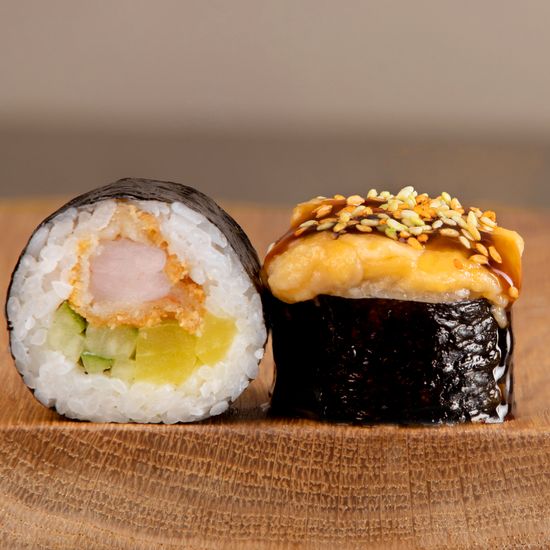 Запеченный ролл с креветкой темпура