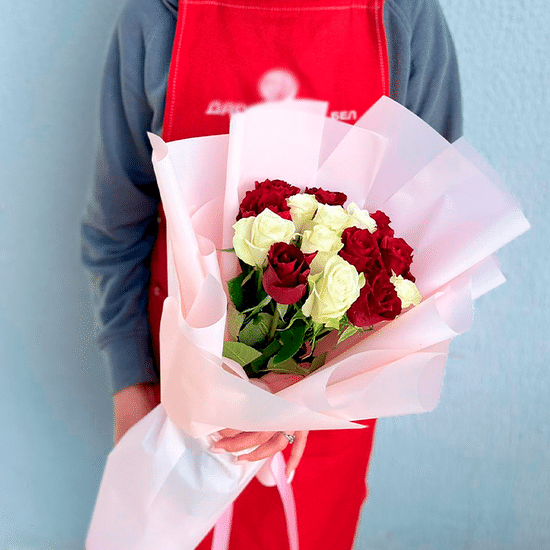 15 кр/бел роз 50 см с оформл.(р) (Гомель)