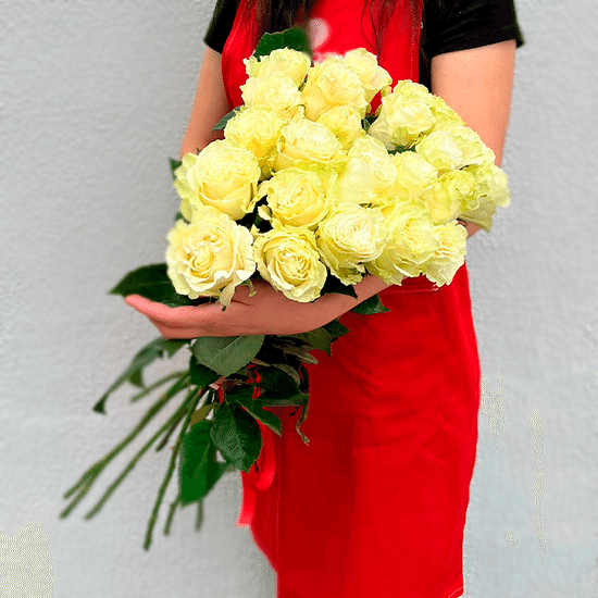 25 белых роз 60 см с лентой (э)