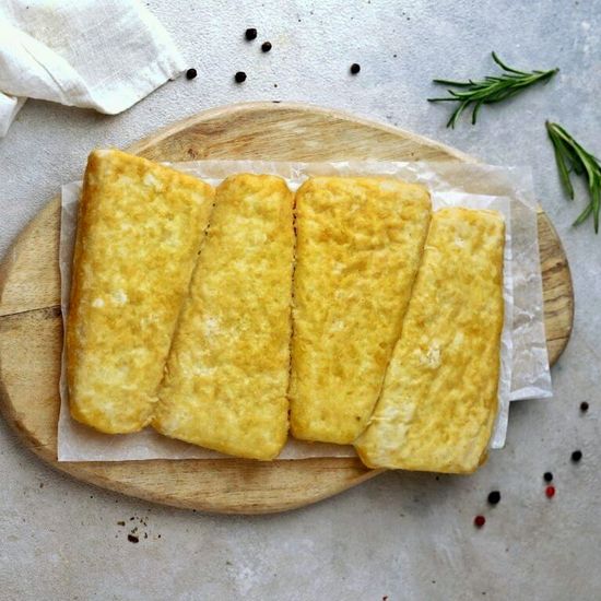 Треугольники из кальмара в панировке