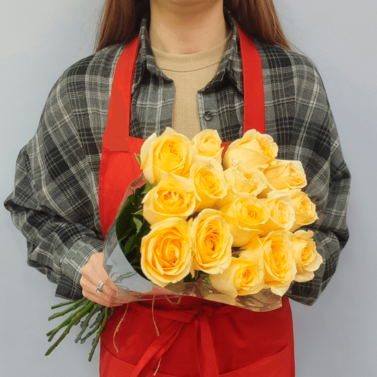 15 роз (Аваланш Пич 40 см) в пачке