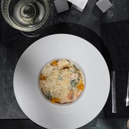 Ньокки с форелью и шпинатом