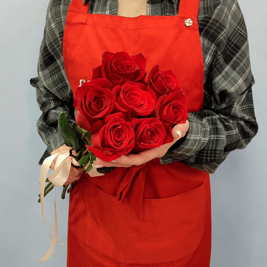 7 красных роз 50 см с лентой (э)