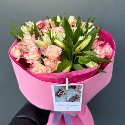 Букет 127 с кустовой розой рефлекс и альстромерией