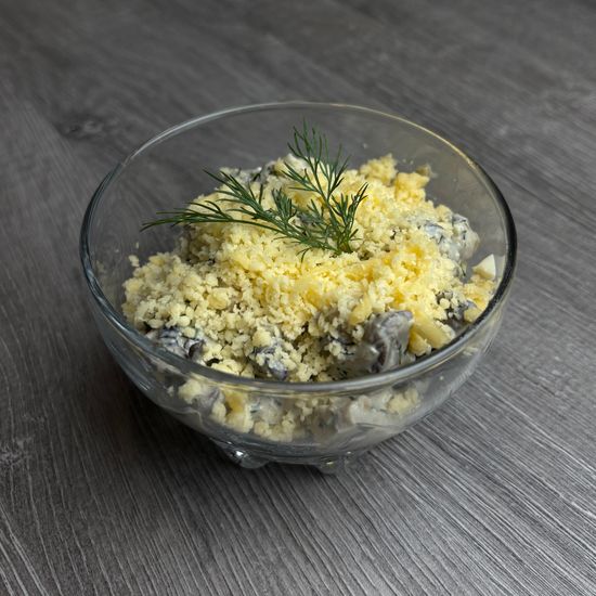 Салат из птицы с грибами