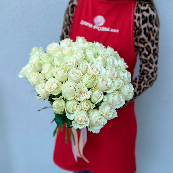 51 белая роза 60 см с лентой