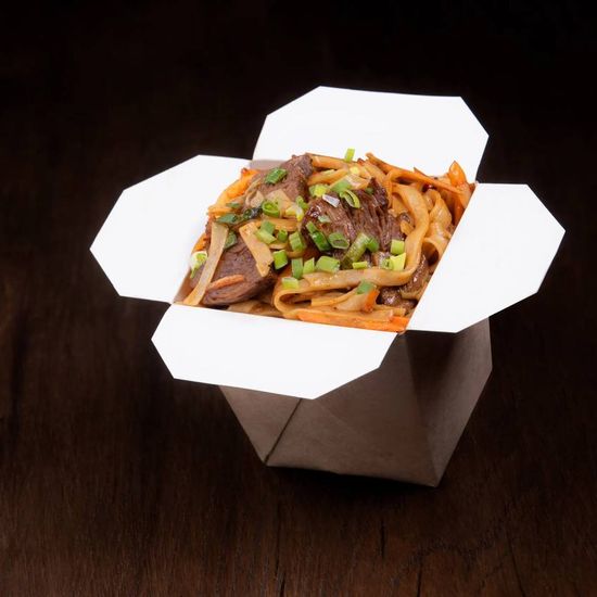 Рисовая лапша с говядиной в устричном соусе