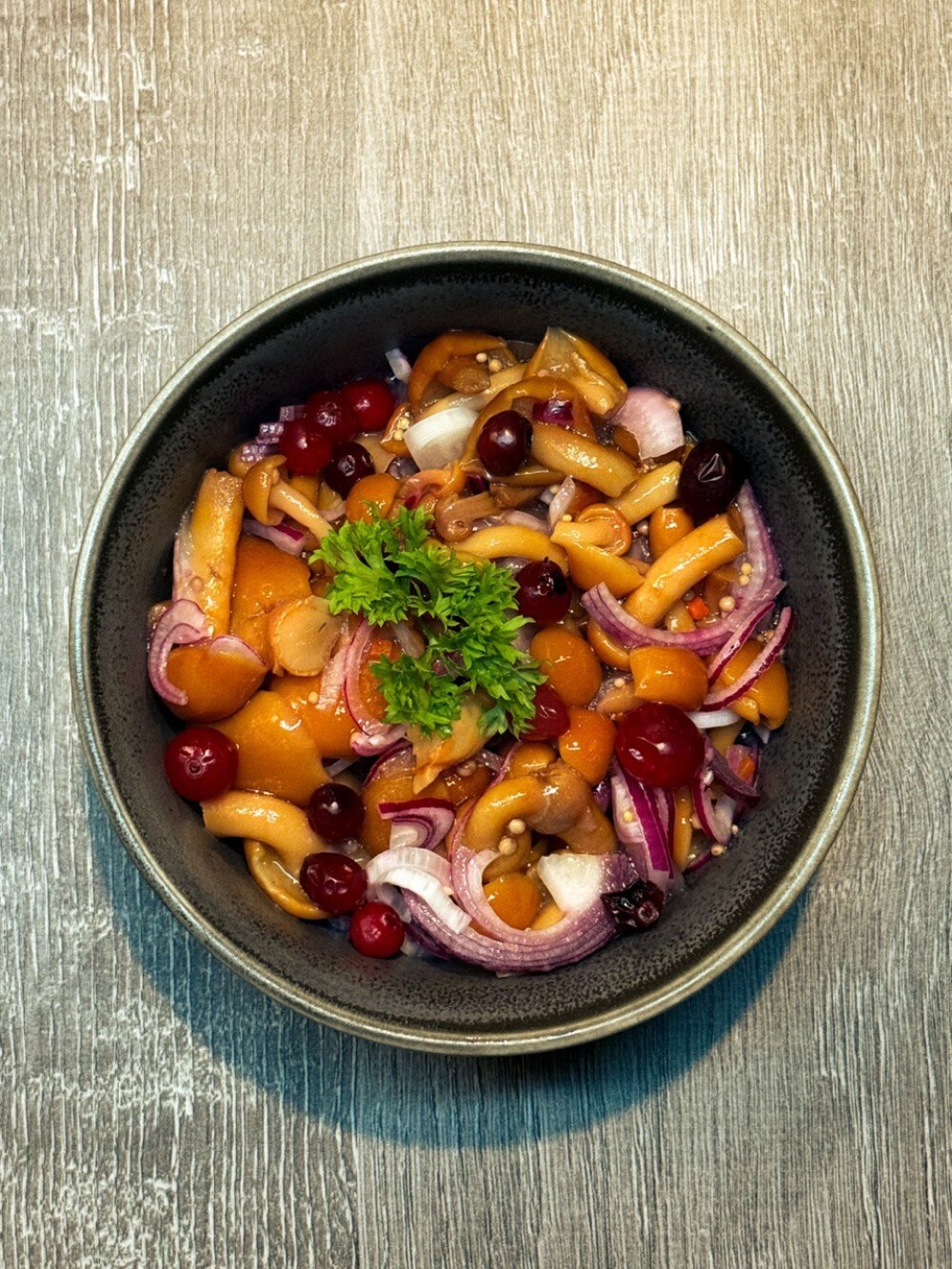 Опята с луком