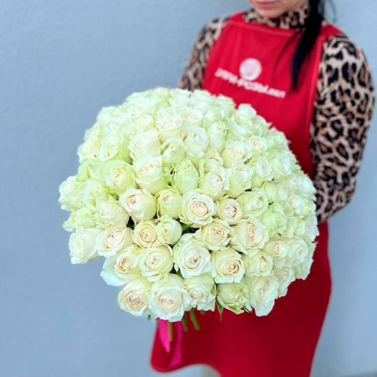 101 роза (Аваланш 40 см) с лентой