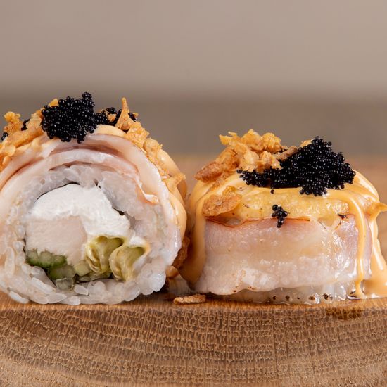 Запеченный ролл в беконе с курицей терияки