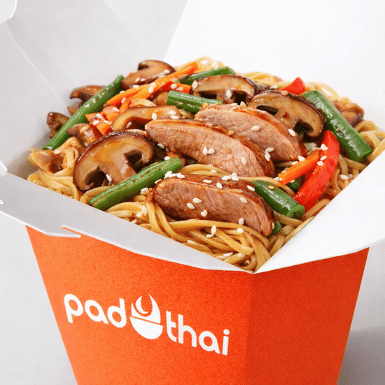 Утка с шиитаке в перечном соусе с яичной лапшой