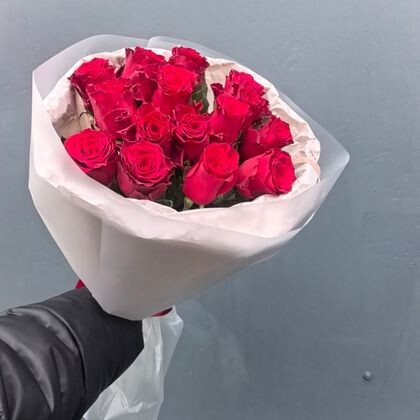 15 роз Кения с оформлением