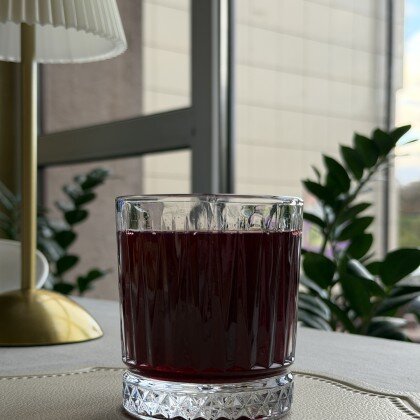 Пряный морс из черной смородины и вишни с мятой