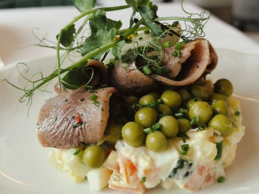 Оливье с телячьим языком