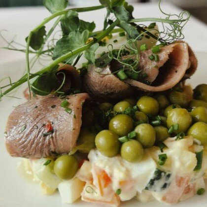 Оливье с телячьим языком