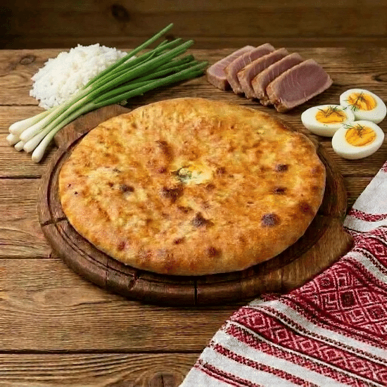 Тунец, яйцом и рисом