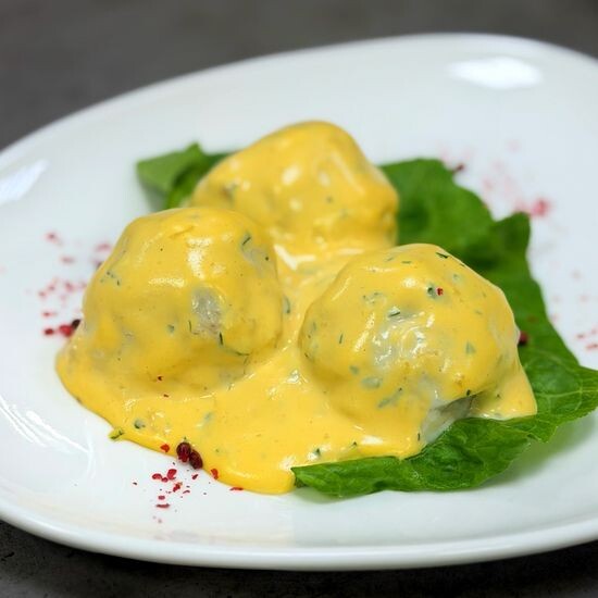 Горячее Тефтели куриные в сырном соусе