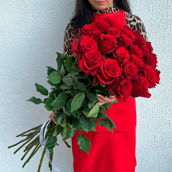 25 красных роз 100 см с лентой БР7
