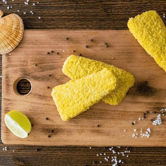 Треугольники из трески в панировке