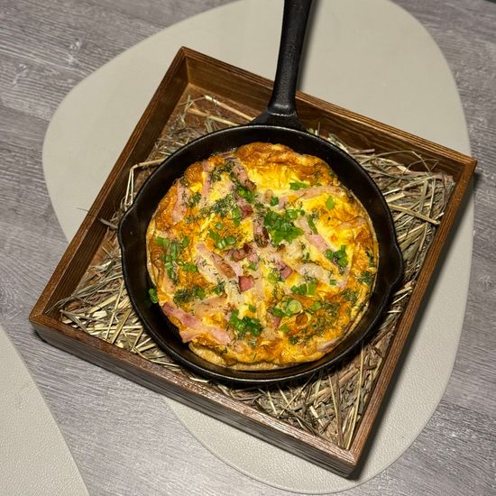 Омлет из 4-х яиц с беконом