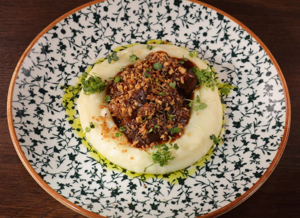 Щеки говяжьи с картофельным пюре