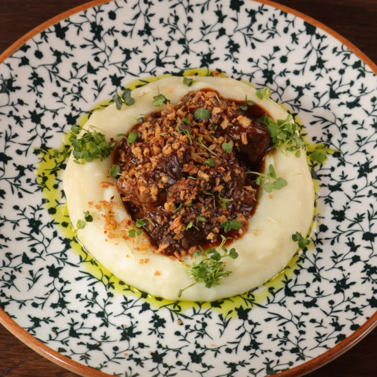 Щеки говяжьи с картофельным пюре