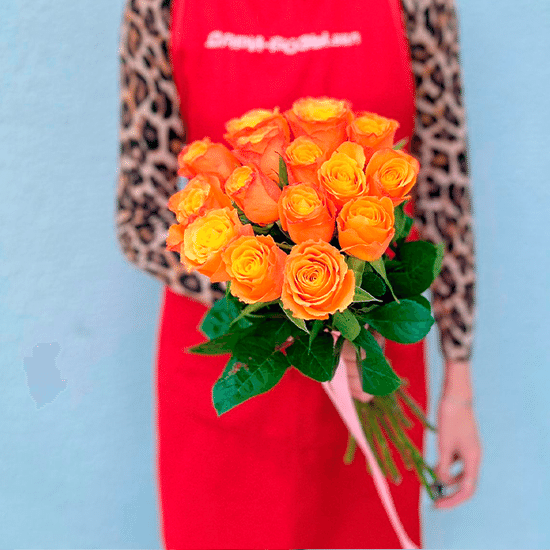 15 роз (оранжевых 40 см) в пачке