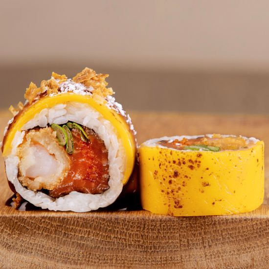 Ролл чеддер с креветкой темпурой