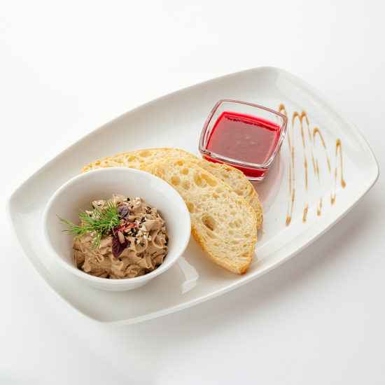 Паштет из куриной печени с клюквеным соусом