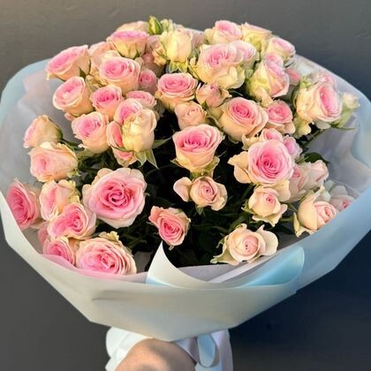 11 кустовых роз Гуд Муд с оформлением