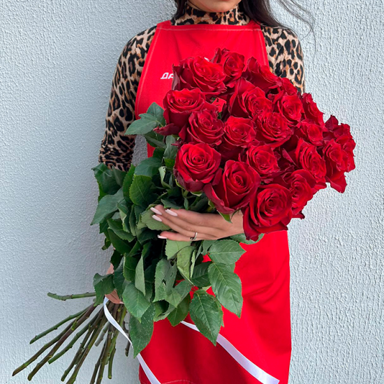 21 красная роза 100 см с лентой БР7