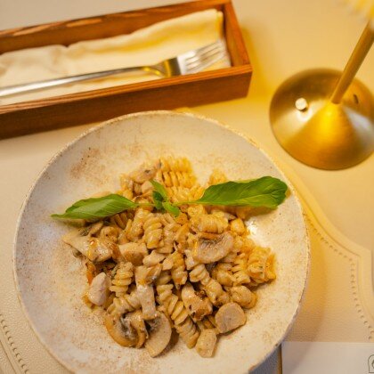 Фузилли с цыпленком и грибами