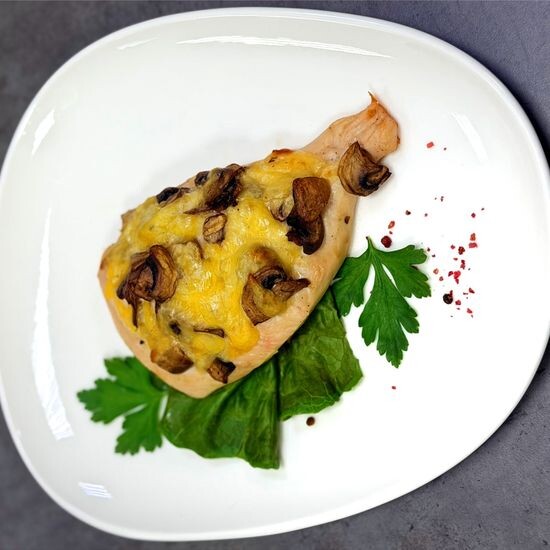 Горячее Куриная грудка запеченая с грибной начинкой