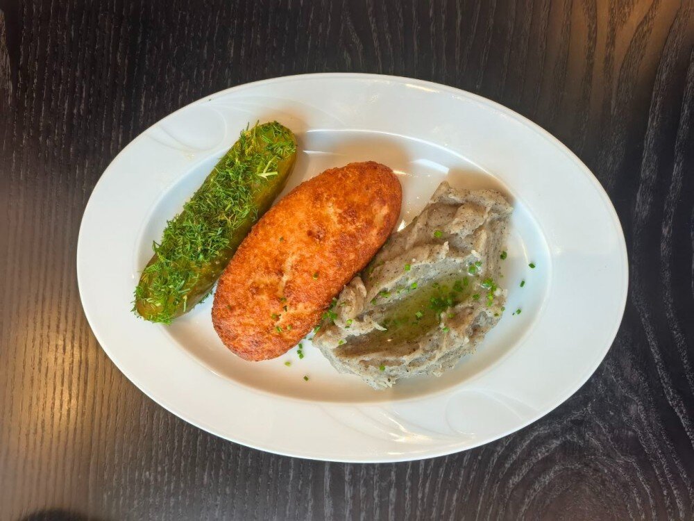 Котлета по-киевски с трюфельным пюре