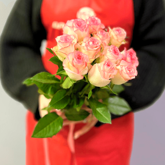 11 бело-розовых роз 40 см с лентой (Гомель)