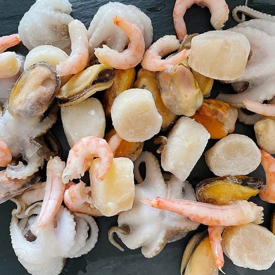 Коктейль из морепродуктов  с гребешком