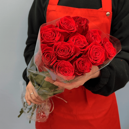 11 роз (красных 60 см Эквадор) в пачке