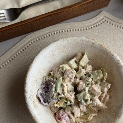 Зеленый салат с цыпленком