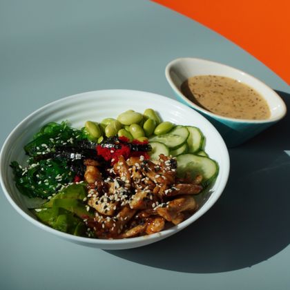 Поке с цыплёнком терияки