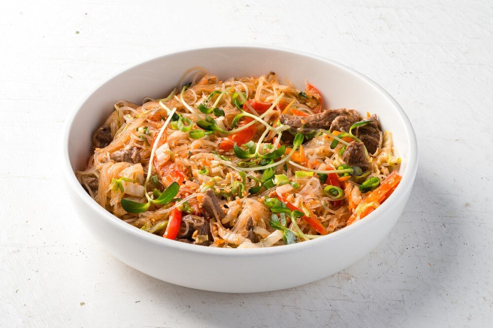Фунчоза с говядиной и овощами