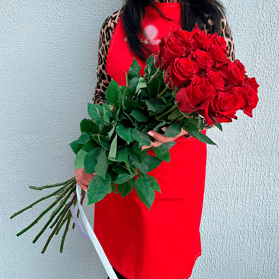 15 красных роз 100 см с лентой БР7