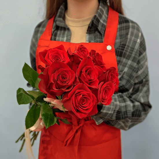 9 красных роз 50 см с лентой (э)