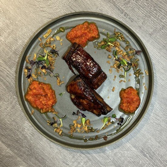 Свиные ребра в соусе хойсин  с домашней аджикой