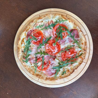Пицца «Парма с рукколой»