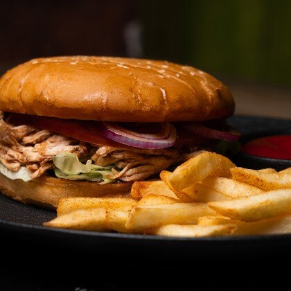 Бургер с курицей BBQ