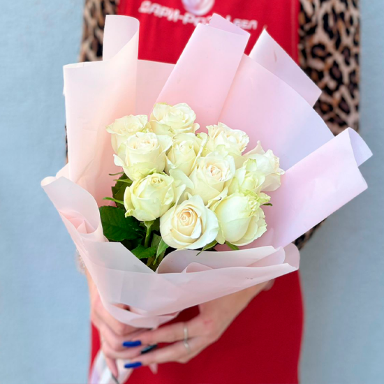 11 белых роз 50 см с оформл.(р) (Гомель)