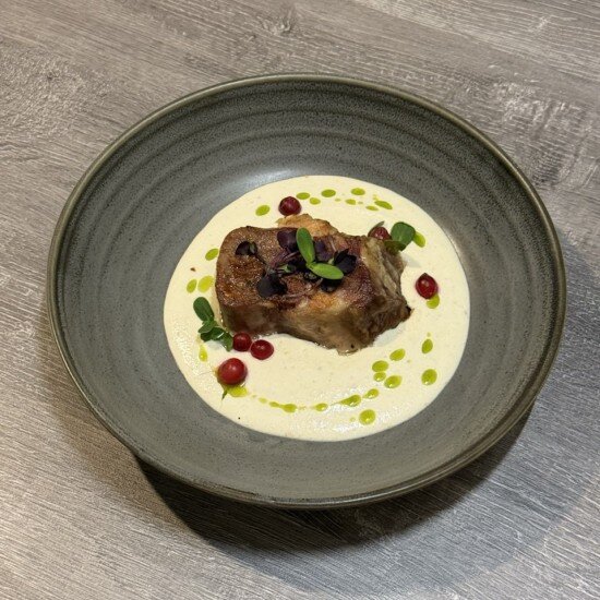 Говяжий язык гриль с соусом из хрена