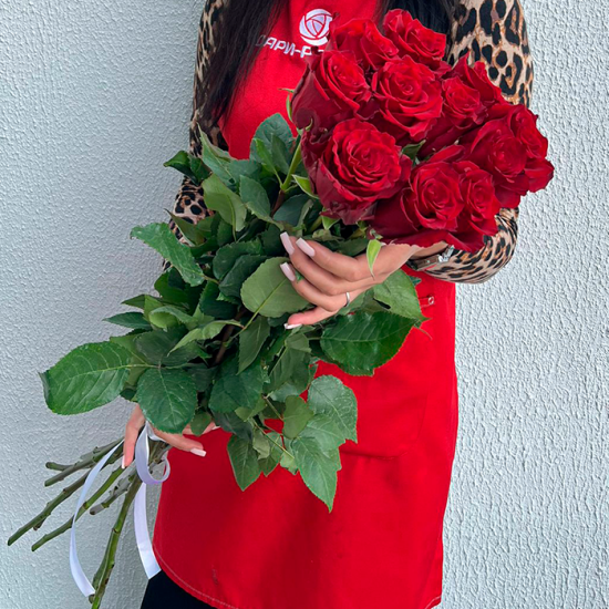 11 красных роз 100 см с лентой
