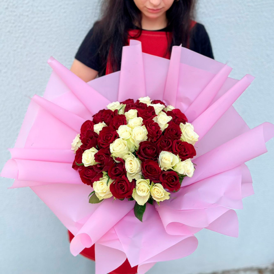 51 кр/бел роза 50 см с оформл.(ф) (Гомель)